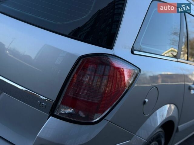 Серый Опель Астра, объемом двигателя 1.8 л и пробегом 194 тыс. км за 6300 $, фото 66 на Automoto.ua