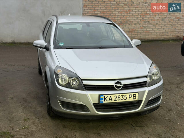 Сірий Опель Астра, об'ємом двигуна 1.69 л та пробігом 257 тис. км за 4550 $, фото 2 на Automoto.ua