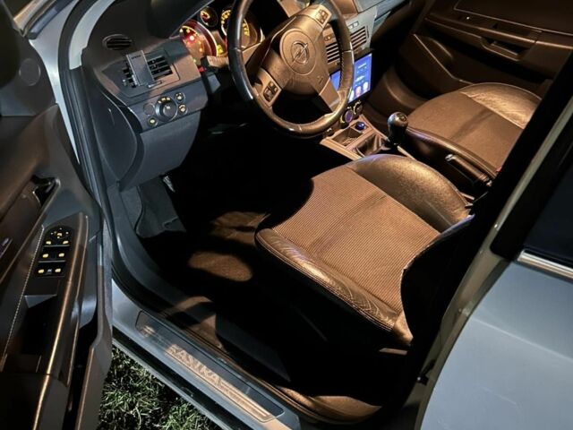 Сірий Опель Астра, об'ємом двигуна 0 л та пробігом 3 тис. км за 3700 $, фото 4 на Automoto.ua