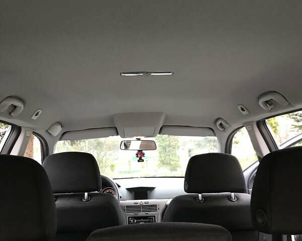 Серый Опель Астра, объемом двигателя 1.8 л и пробегом 246 тыс. км за 4700 $, фото 2 на Automoto.ua