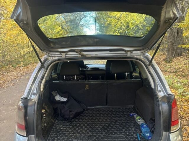 Серый Опель Астра, объемом двигателя 1.7 л и пробегом 334 тыс. км за 4500 $, фото 3 на Automoto.ua