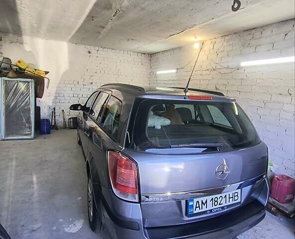 Серый Опель Астра, объемом двигателя 1.8 л и пробегом 250 тыс. км за 4999 $, фото 5 на Automoto.ua