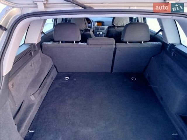 Серый Опель Астра, объемом двигателя 1.6 л и пробегом 237 тыс. км за 4399 $, фото 28 на Automoto.ua