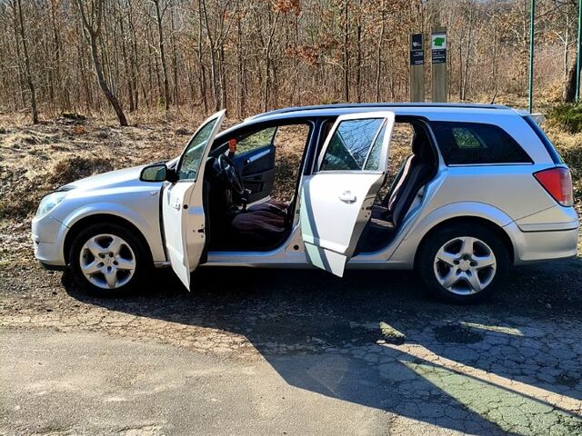 Серый Опель Астра, объемом двигателя 1.6 л и пробегом 248 тыс. км за 5100 $, фото 11 на Automoto.ua