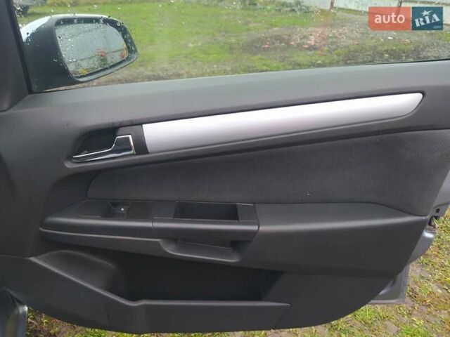 Серый Опель Астра, объемом двигателя 1.6 л и пробегом 265 тыс. км за 5000 $, фото 15 на Automoto.ua