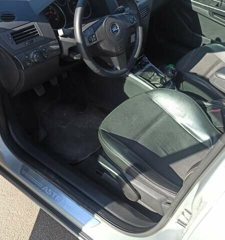 Сірий Опель Астра, об'ємом двигуна 0 л та пробігом 170 тис. км за 4500 $, фото 3 на Automoto.ua