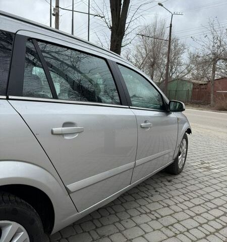 Серый Опель Астра, объемом двигателя 1.8 л и пробегом 300 тыс. км за 2000 $, фото 5 на Automoto.ua