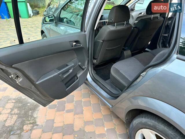 Серый Опель Астра, объемом двигателя 1.6 л и пробегом 238 тыс. км за 6500 $, фото 17 на Automoto.ua