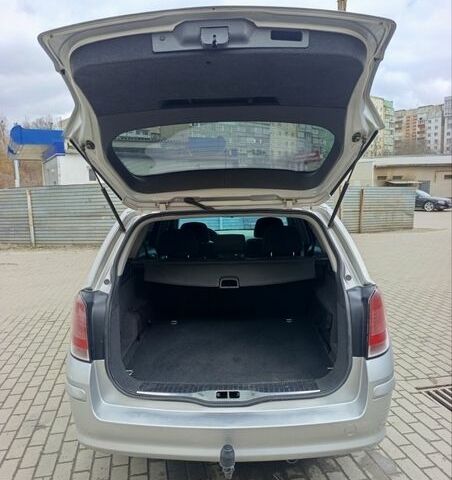 Серый Опель Астра, объемом двигателя 1.6 л и пробегом 271 тыс. км за 4700 $, фото 6 на Automoto.ua