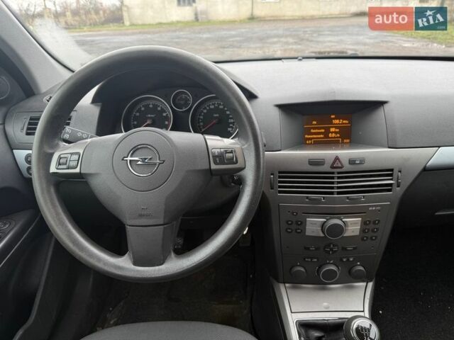 Серый Опель Астра, объемом двигателя 1.6 л и пробегом 288 тыс. км за 4100 $, фото 17 на Automoto.ua