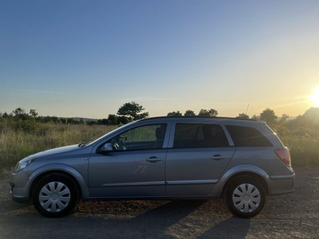 Серый Опель Астра, объемом двигателя 1.6 л и пробегом 193 тыс. км за 4300 $, фото 1 на Automoto.ua