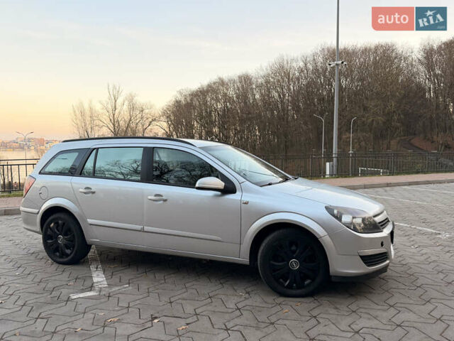 Серый Опель Астра, объемом двигателя 1.7 л и пробегом 390 тыс. км за 4700 $, фото 11 на Automoto.ua