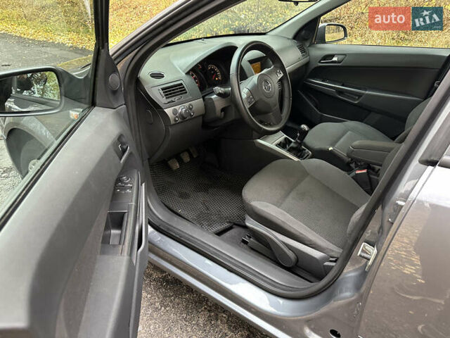 Серый Опель Астра, объемом двигателя 1.8 л и пробегом 200 тыс. км за 5000 $, фото 14 на Automoto.ua