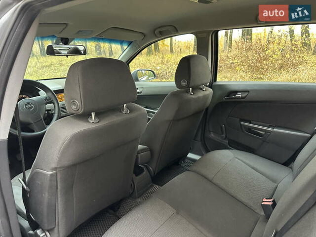 Серый Опель Астра, объемом двигателя 1.8 л и пробегом 200 тыс. км за 5000 $, фото 19 на Automoto.ua