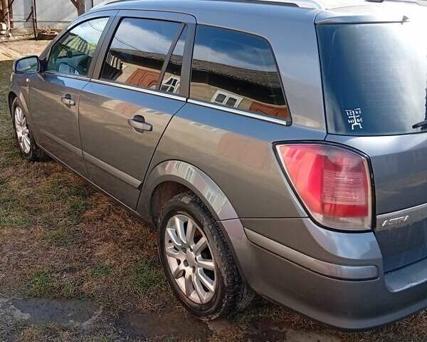 Серый Опель Астра, объемом двигателя 1.7 л и пробегом 1000 тыс. км за 4500 $, фото 1 на Automoto.ua