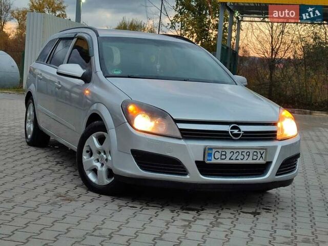Опель Астра 2005 в Старом Самборе на Automoto.ua Серый Опель Астра, объемом двигателя 1.9 л и пробегом 280 тыс. км за 3650 $, фото 4 на Automoto.ua