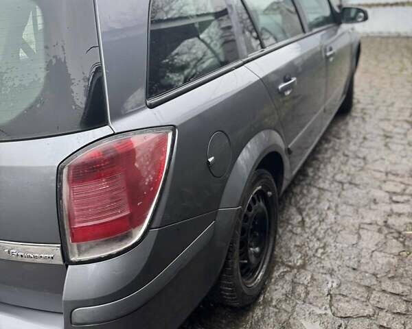 Серый Опель Астра, объемом двигателя 1.6 л и пробегом 180 тыс. км за 4200 $, фото 3 на Automoto.ua