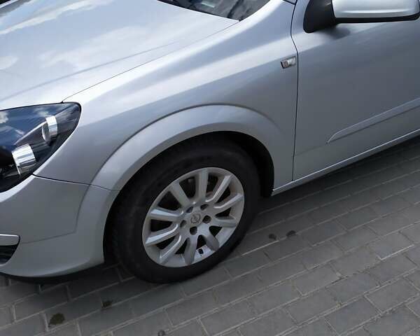 Сірий Опель Астра, об'ємом двигуна 1.6 л та пробігом 223 тис. км за 4750 $, фото 2 на Automoto.ua