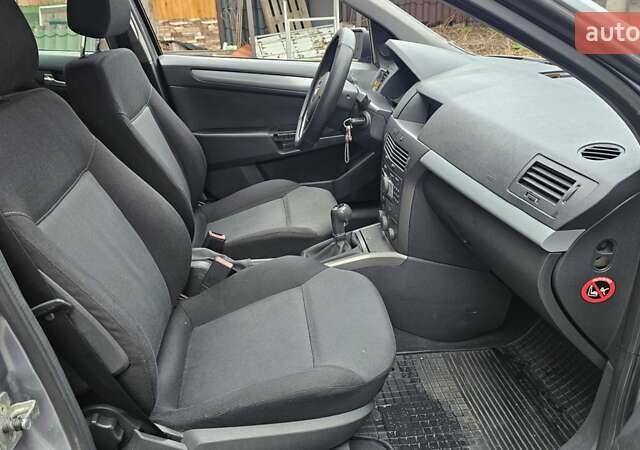 Сірий Опель Астра, об'ємом двигуна 1.6 л та пробігом 252 тис. км за 1700 $, фото 18 на Automoto.ua