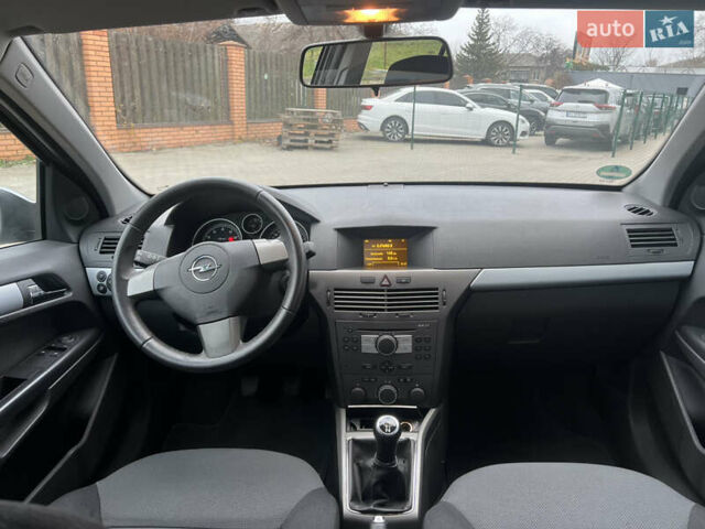 Серый Опель Астра, объемом двигателя 0 л и пробегом 193 тыс. км за 4900 $, фото 5 на Automoto.ua
