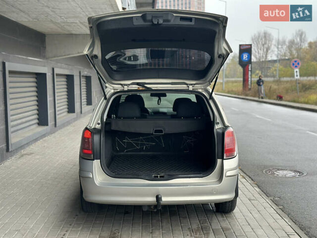 Серый Опель Астра, объемом двигателя 1.6 л и пробегом 297 тыс. км за 4400 $, фото 13 на Automoto.ua