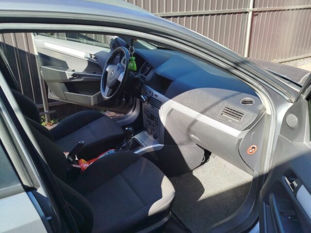 Сірий Опель Астра, об'ємом двигуна 1.9 л та пробігом 242 тис. км за 4600 $, фото 3 на Automoto.ua