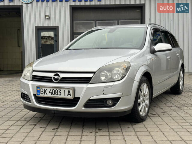 Серый Опель Астра, объемом двигателя 1.6 л и пробегом 215 тыс. км за 4300 $, фото 1 на Automoto.ua