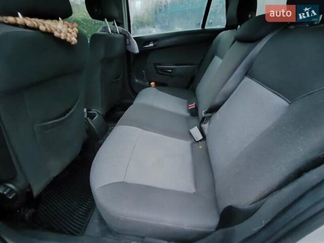 Опель Астра 2005 в Старом Самборе на Automoto.ua Серый Опель Астра, объемом двигателя 1.9 л и пробегом 280 тыс. км за 3650 $, фото 21 на Automoto.ua