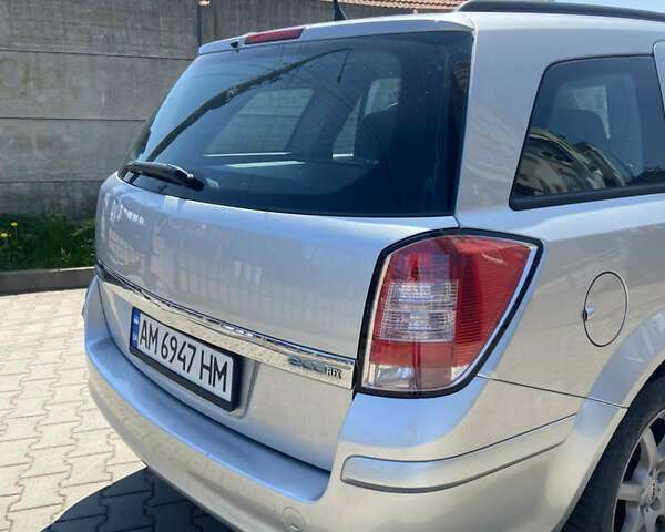 Серый Опель Астра, объемом двигателя 1.6 л и пробегом 250 тыс. км за 4999 $, фото 6 на Automoto.ua