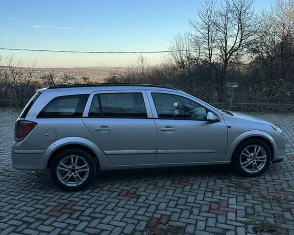 Серый Опель Астра, объемом двигателя 1.62 л и пробегом 315 тыс. км за 5000 $, фото 6 на Automoto.ua