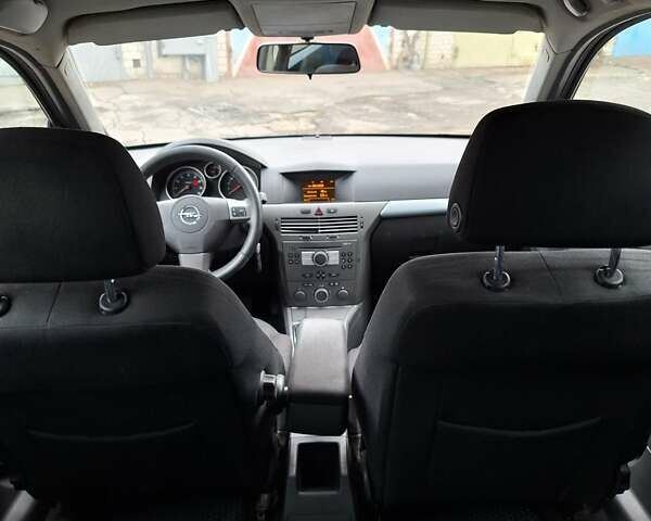 Опель Астра 2005 в Житомире на Automoto.ua Серый Опель Астра, объемом двигателя 1.6 л и пробегом 350 тыс. км за 3750 $, фото 11 на Automoto.ua