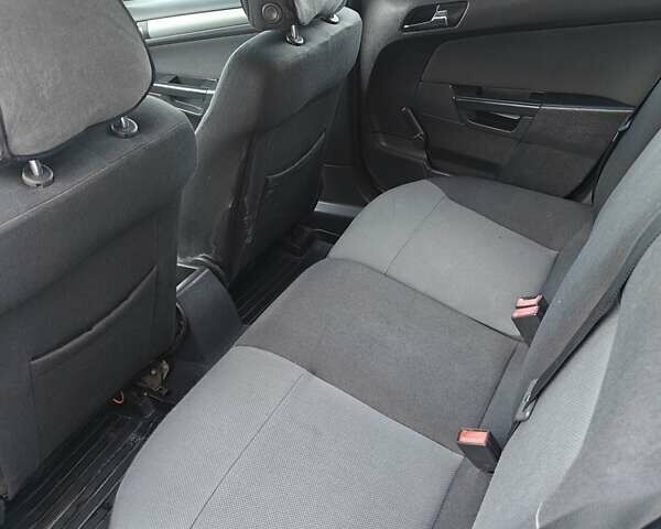 Опель Астра 2006 в Черткове на Automoto.ua Серый Опель Астра, объемом двигателя 1.3 л и пробегом 300 тыс. км за 3999 $, фото 37 на Automoto.ua