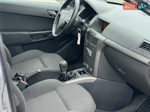 Опель Астра 2006 у Рожище на Automoto.ua Сірий Опель Астра, об'ємом двигуна 1.3 л та пробігом 243 тис. км за 4900 $, фото 21 на Automoto.ua