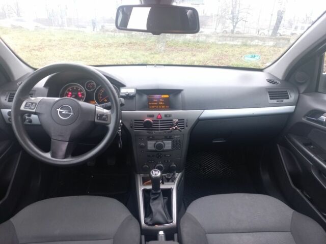 Серый Опель Астра, объемом двигателя 1.6 л и пробегом 227 тыс. км за 4474 $, фото 14 на Automoto.ua