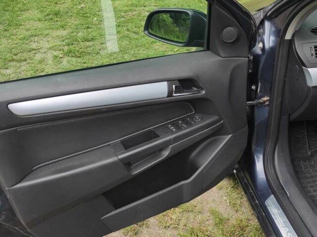 Серый Опель Астра, объемом двигателя 1.6 л и пробегом 280 тыс. км за 4800 $, фото 12 на Automoto.ua