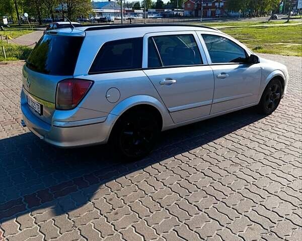 Серый Опель Астра, объемом двигателя 1.4 л и пробегом 311 тыс. км за 4500 $, фото 16 на Automoto.ua