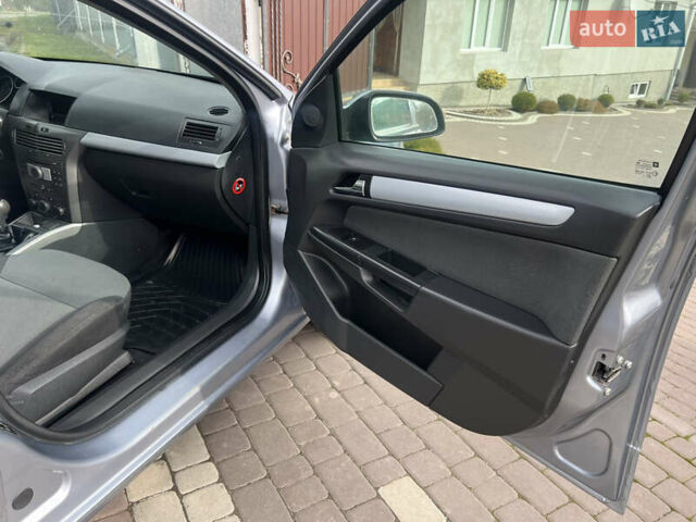 Опель Астра 2006 в Тернополе на Automoto.ua Серый Опель Астра, объемом двигателя 1.2 л и пробегом 300 тыс. км за 3999 $, фото 50 на Automoto.ua