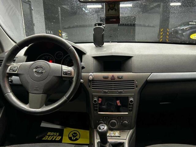 Серый Опель Астра, объемом двигателя 1.6 л и пробегом 249 тыс. км за 5700 $, фото 11 на Automoto.ua