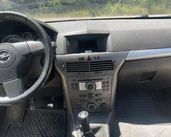 Сірий Опель Астра, об'ємом двигуна 1.9 л та пробігом 305 тис. км за 3680 $, фото 15 на Automoto.ua
