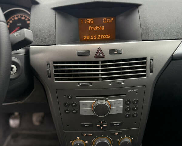 Сірий Опель Астра, об'ємом двигуна 1.6 л та пробігом 160 тис. км за 4450 $, фото 11 на Automoto.ua