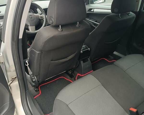 Сірий Опель Астра, об'ємом двигуна 1.91 л та пробігом 320 тис. км за 4550 $, фото 6 на Automoto.ua