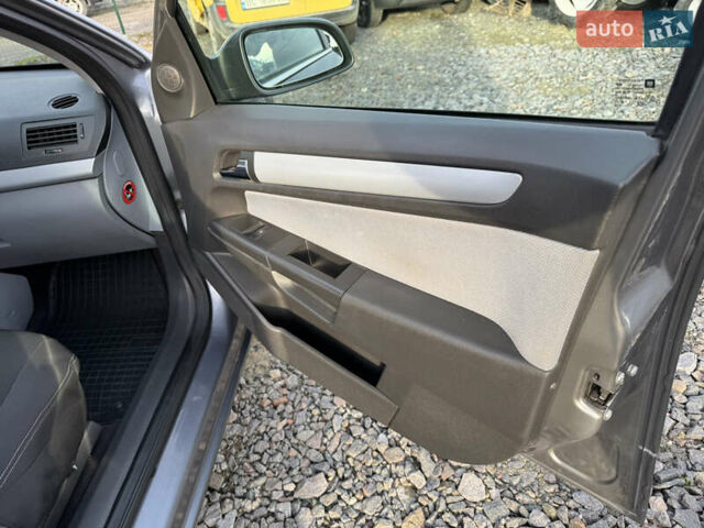 Сірий Опель Астра, об'ємом двигуна 1.69 л та пробігом 266 тис. км за 4500 $, фото 25 на Automoto.ua