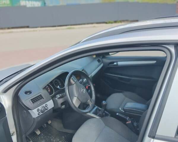 Сірий Опель Астра, об'ємом двигуна 1.6 л та пробігом 260 тис. км за 4700 $, фото 4 на Automoto.ua