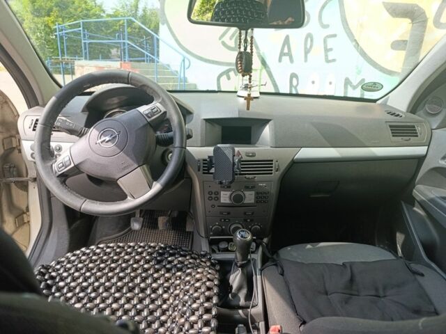 Сірий Опель Астра, об'ємом двигуна 1.6 л та пробігом 340 тис. км за 4000 $, фото 9 на Automoto.ua