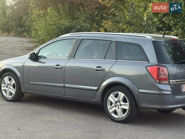 Серый Опель Астра, объемом двигателя 1.6 л и пробегом 308 тыс. км за 5299 $, фото 2 на Automoto.ua