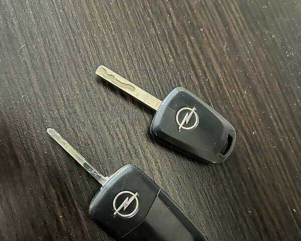 Сірий Опель Астра, об'ємом двигуна 1.25 л та пробігом 275 тис. км за 5300 $, фото 13 на Automoto.ua