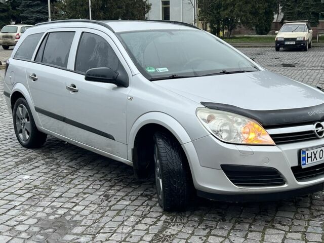 Серый Опель Астра, объемом двигателя 1.9 л и пробегом 349 тыс. км за 4600 $, фото 4 на Automoto.ua