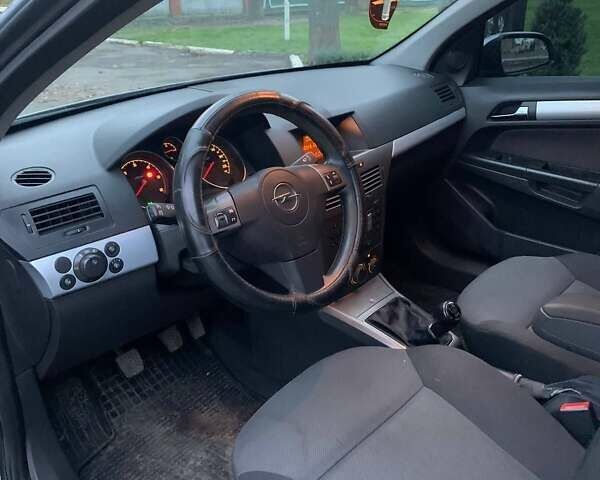 Сірий Опель Астра, об'ємом двигуна 1.9 л та пробігом 256 тис. км за 4800 $, фото 4 на Automoto.ua