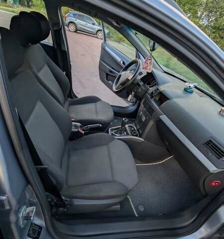 Опель Астра 2006 в Житомире на Automoto.ua Серый Опель Астра, объемом двигателя 1.6 л и пробегом 279 тыс. км за 4900 $, фото 7 на Automoto.ua