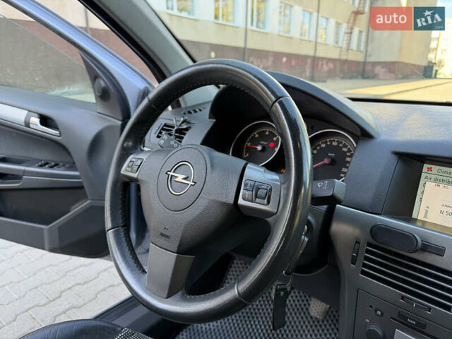 Сірий Опель Астра, об'ємом двигуна 1.91 л та пробігом 228 тис. км за 3999 $, фото 22 на Automoto.ua